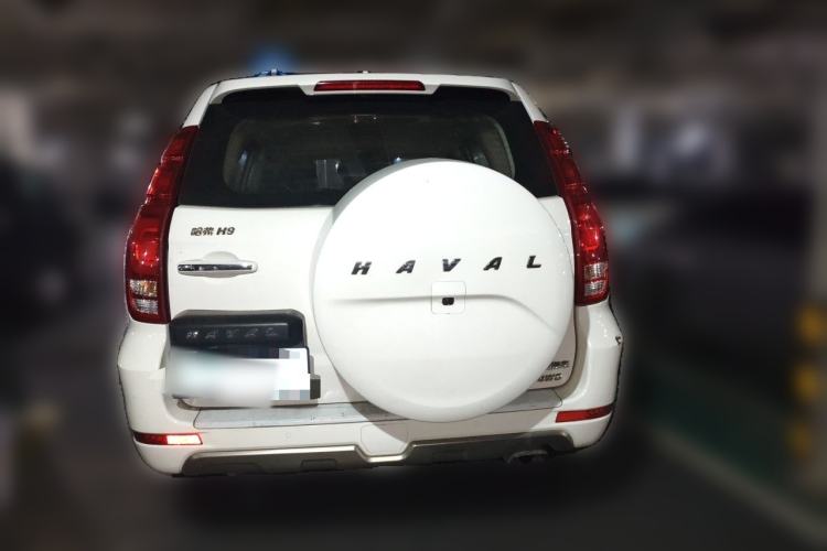 Used Haval H9 2016 2.0T Four-Wheel Drive Luxury Version 5 Seats Rear