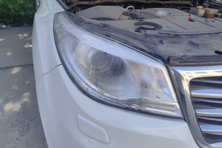 Used Haval H9 2016 2.0T Four-Wheel Drive Luxury 7-Seater Right Front Headlight