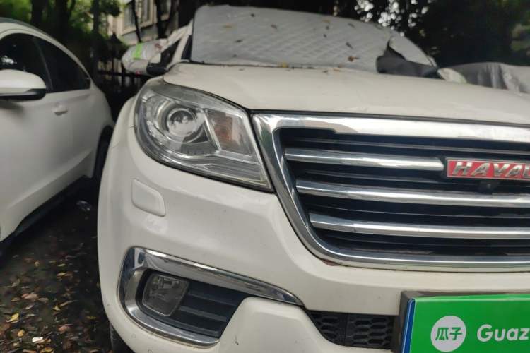 Used Haval H9 2016 2.0T Four-Wheel Drive Luxury 7-Seater Right Front Headlight