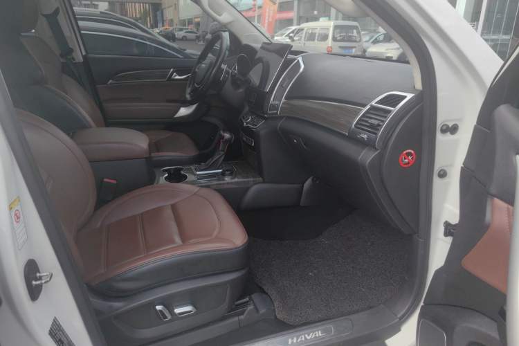 Used Haval H9 2016 2.0T Four-Wheel Drive Luxury 7-Seater Right Front Seat