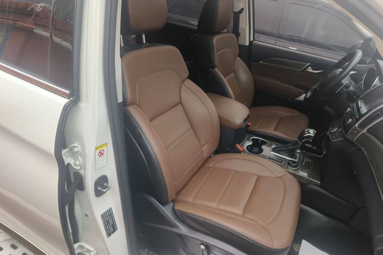 Used Haval H9 2016 2.0T Four-Wheel Drive Luxury Version 5 Seats Right Front Seat