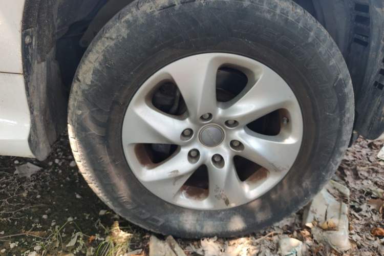 Used Haval H9 2016 2.0T Four-Wheel Drive Elite Version 7 Seats Right Front Wheel Hub