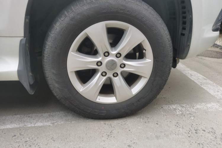 Used Haval H9 2016 2.0T Four-Wheel Drive Luxury 7-Seater Right Front Wheel Hub
