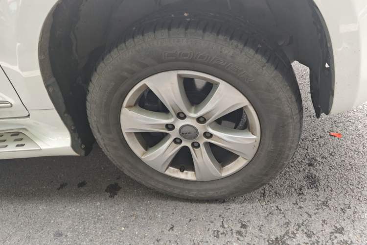 Used Haval H9 2016 2.0T Four-Wheel Drive Luxury 7-Seater Right Front Wheel Hub