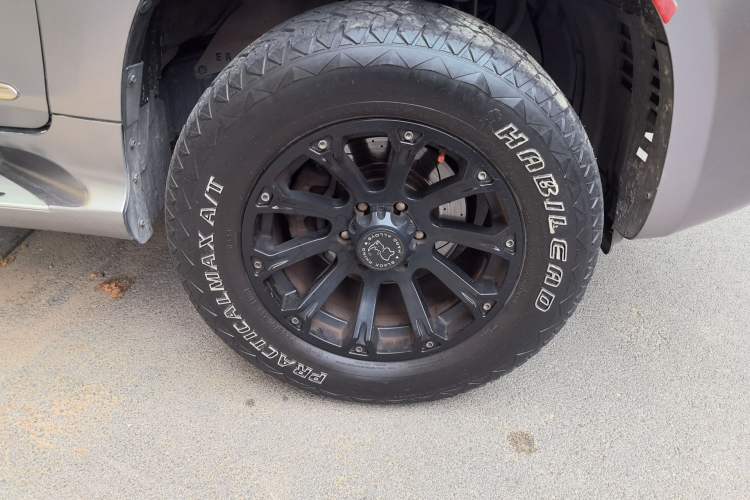 Used Haval H9 2016 2.0T Four-Wheel Drive Luxury 7-Seater Right Front Wheel Hub