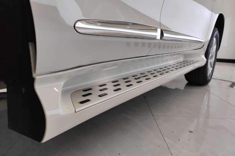 Used Haval H9 2016 2.0T Four-Wheel Drive Luxury 7-Seater Right Side Sill
