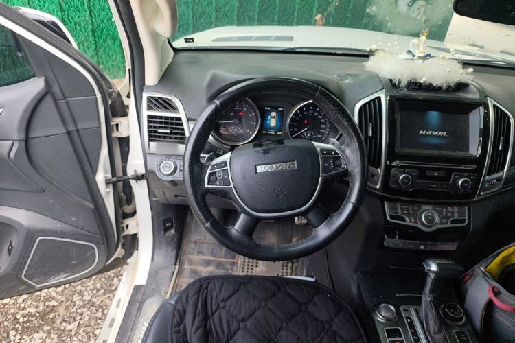 Used Haval H9 2016 2.0T Four-Wheel Drive Elite Version 7 Seats Steering Wheel