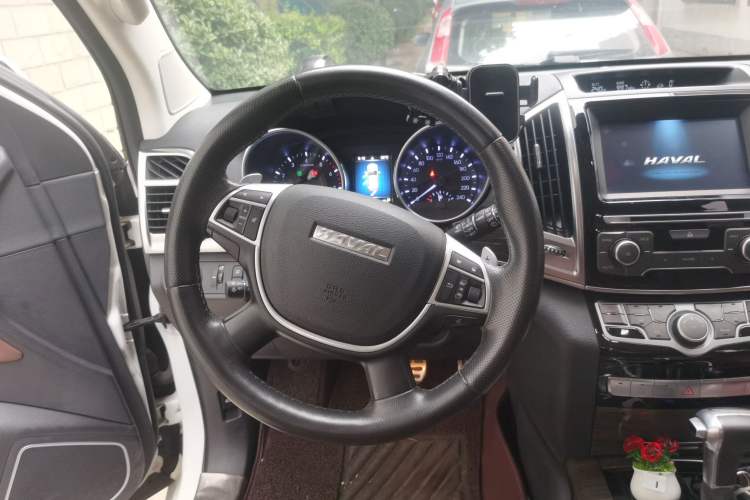 Used Haval H9 2016 2.0T Four-Wheel Drive Luxury 7-Seater Steering Wheel