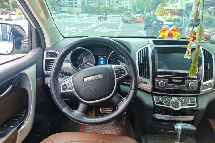 Used Haval H9 2016 2.0T Four-Wheel Drive Elite Version 5 Seats Steering Wheel