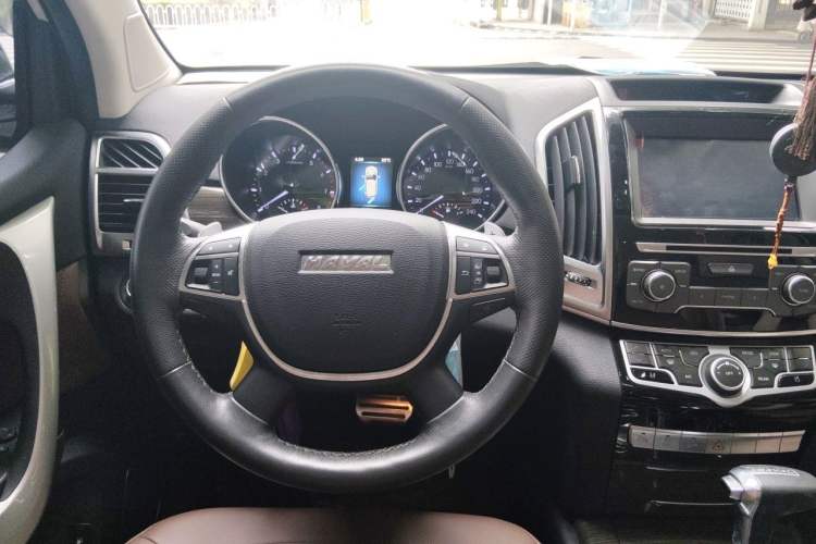 Used Haval H9 2016 2.0T Four-Wheel Drive Luxury Version 5 Seats Steering Wheel