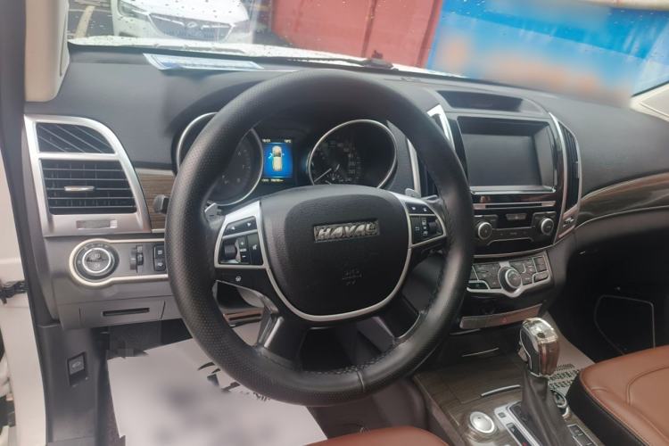 Used Haval H9 2016 2.0T Four-Wheel Drive Luxury Version 5 Seats Steering Wheel