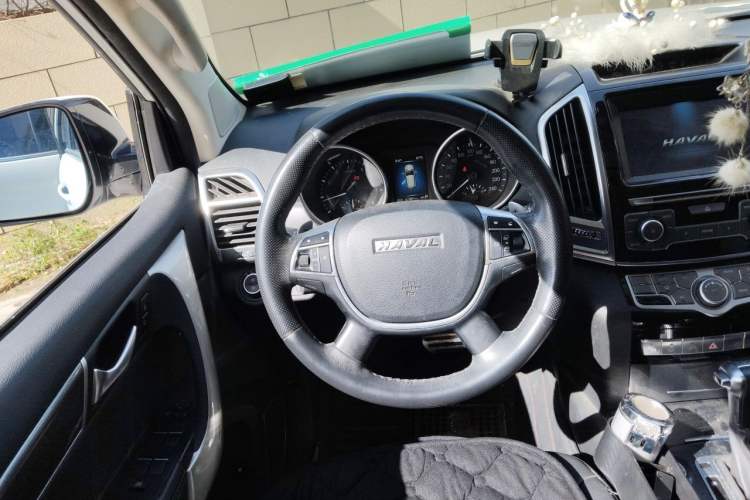 Used Haval H9 2016 2.0T Four-Wheel Drive Elite Version 7 Seats Steering Wheel