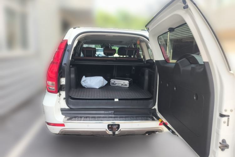 Used Haval H9 2016 2.0T Four-Wheel Drive Luxury Version 5 Seats Trunk