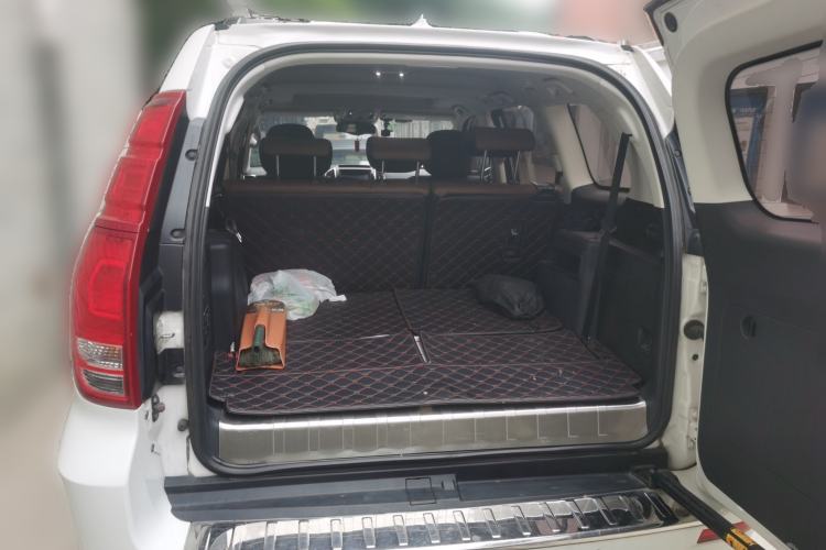 Used Haval H9 2016 2.0T Four-Wheel Drive Luxury 7-Seater Trunk