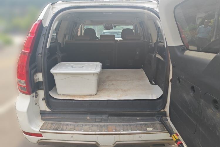 Used Haval H9 2016 2.0T Four-Wheel Drive Luxury 7-Seater Trunk