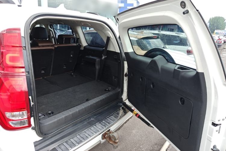 Used Haval H9 2016 2.0T Four-Wheel Drive Luxury 7-Seater Trunk
