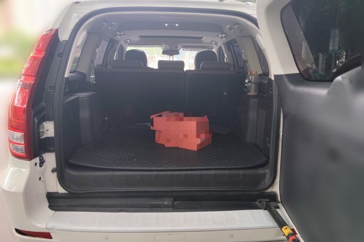 Used Haval H9 2016 2.0T Four-Wheel Drive Luxury Version 5 Seats Trunk