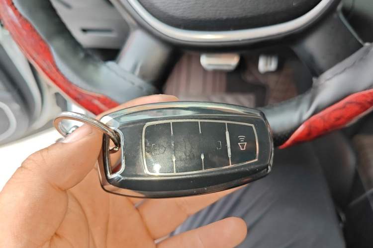 Used Haval H9 2016 2.0T Four-Wheel Drive Luxury 7-Seater Vehicle Key