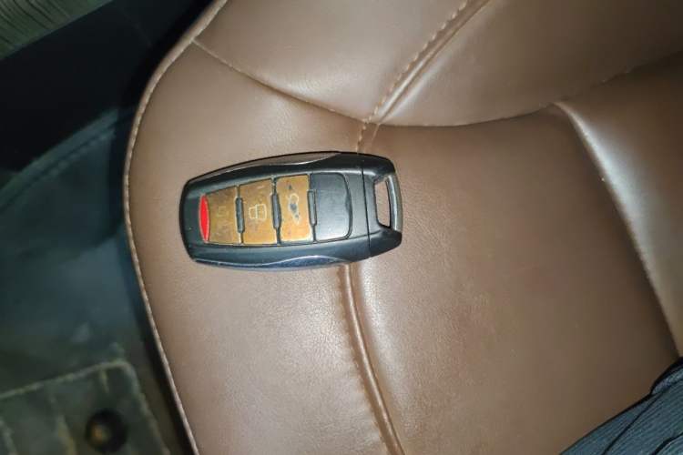 Used Haval H9 2016 2.0T Four-Wheel Drive Luxury 7-Seater Vehicle Key