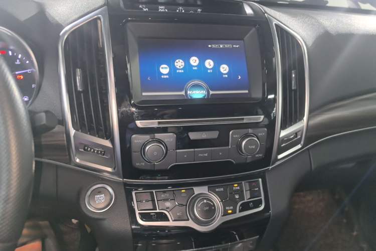 Used Haval H9 2017 2.0T Gasoline 4x4 Luxury 7-Seater Audio And AC Panel