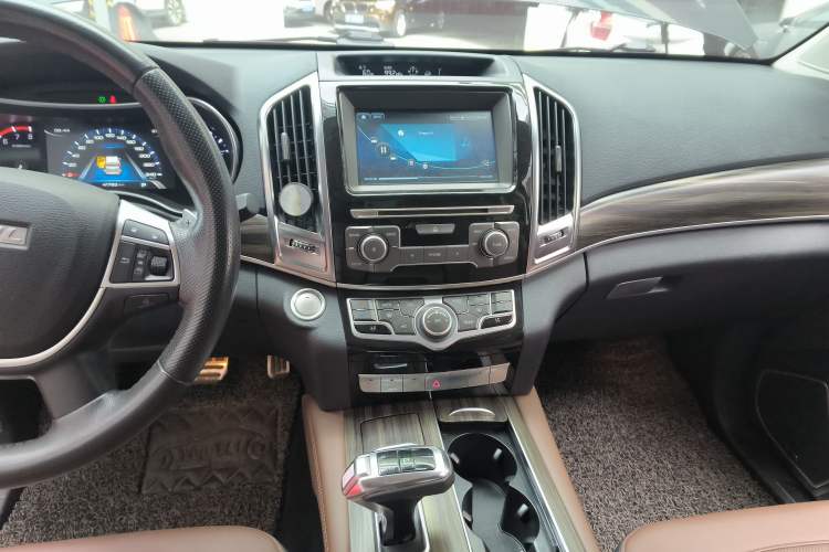 Used Haval H9 2017 2.0T Gasoline 4x4 Luxury 7-Seater Audio And AC Panel