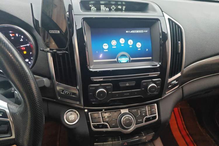 Used Haval H9 2017 2.0T Gasoline 4x4 Luxury 7-Seater Audio And AC Panel