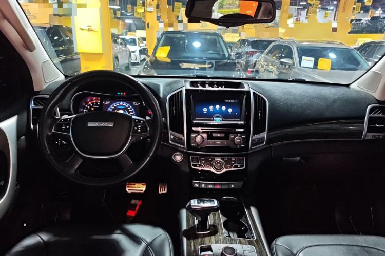 Used Haval H9 2017 2.0T Gasoline 4x4 Luxury 7-Seater Center Console