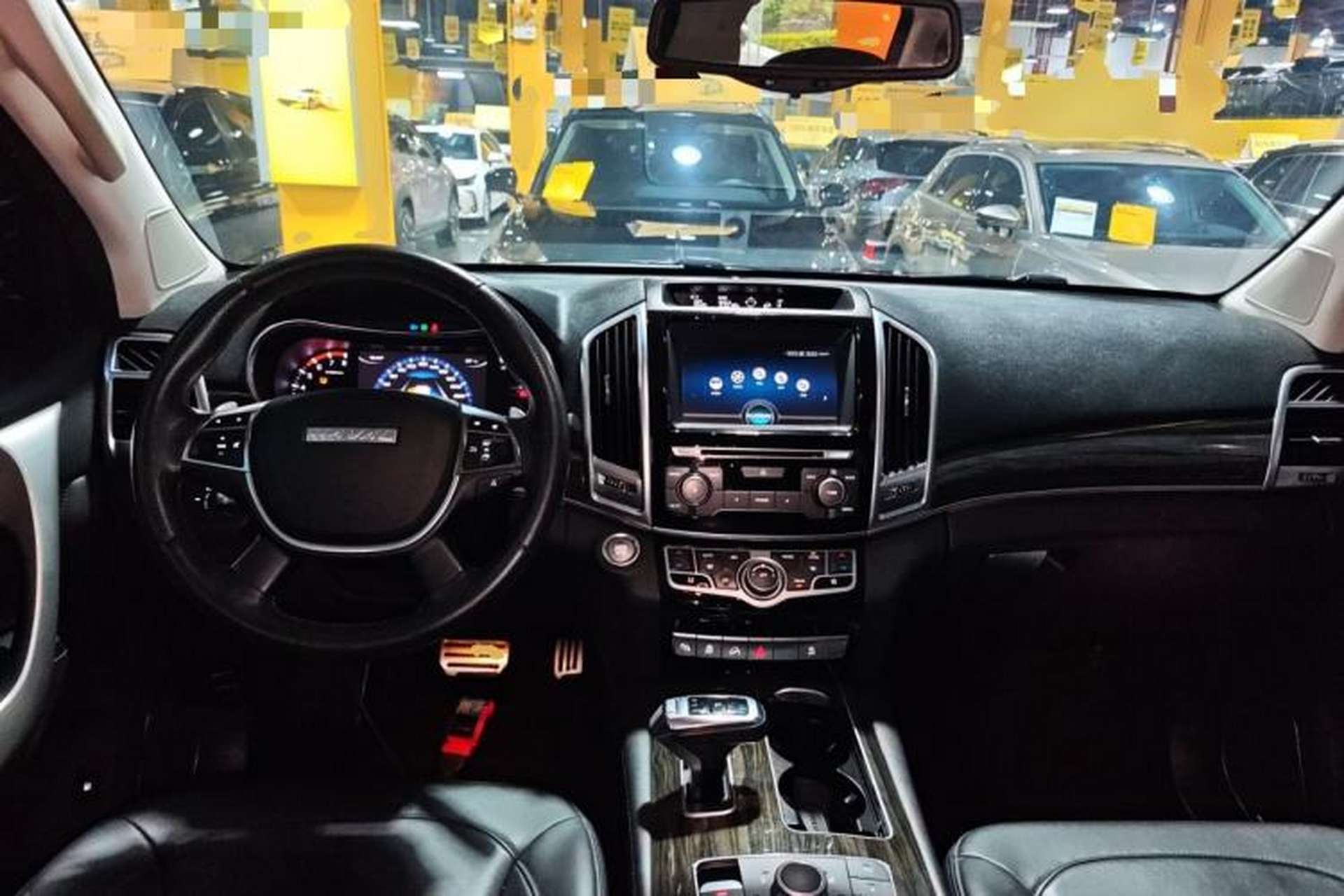 Used Haval H9 2017 2.0T Gasoline 4x4 Luxury 7-Seater Center Console