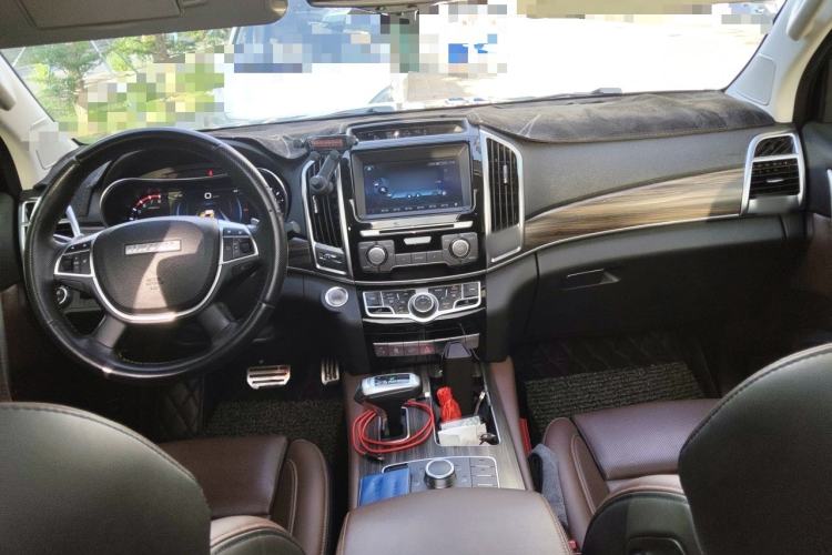 Used Haval H9 2017 2.0T Gasoline 4x4 Premium 5-Seater Center Console