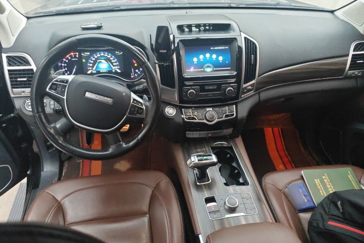 Used Haval H9 2017 2.0T Gasoline 4x4 Luxury 7-Seater Center Console