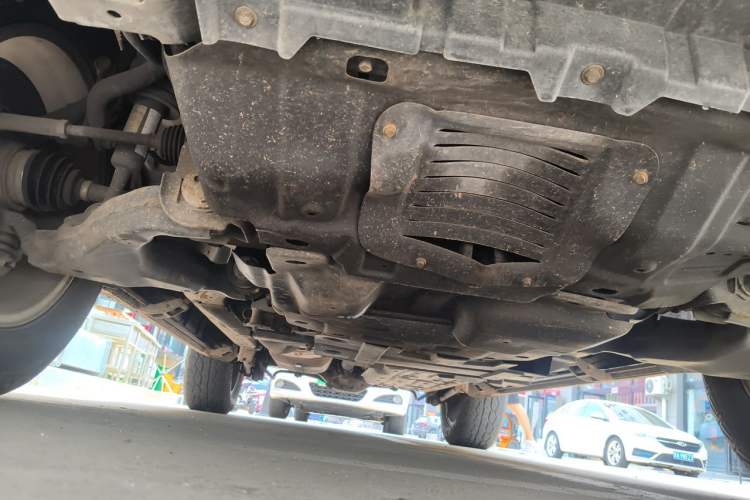 Used Haval H9 2017 2.0T Gasoline 4x4 Luxury 7-Seater Chassis Front