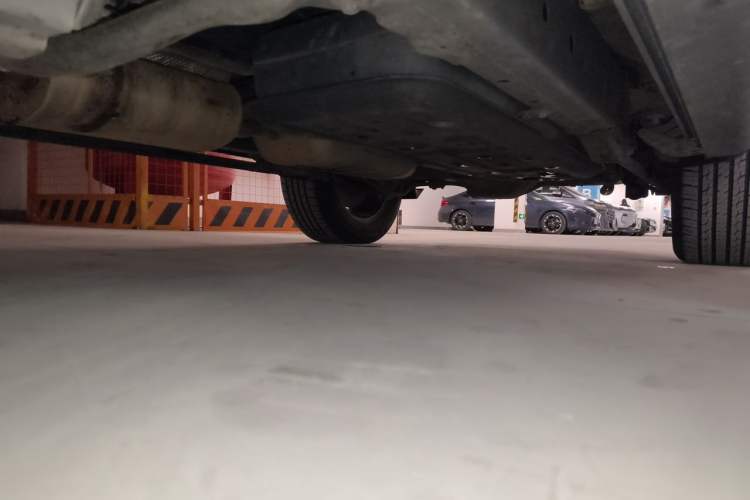 Used Haval H9 2017 2.0T Gasoline 4x4 Premium 5-Seater Chassis Front Left