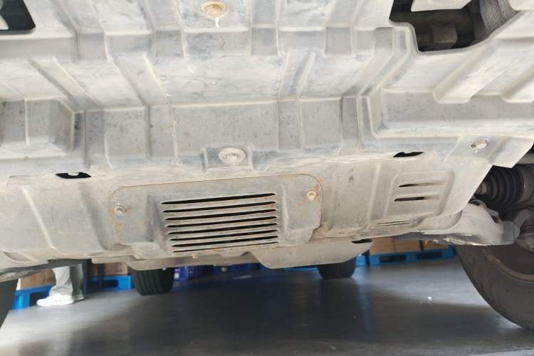 Used Haval H9 2017 2.0T Gasoline 4x4 Luxury 7-Seater Chassis Front