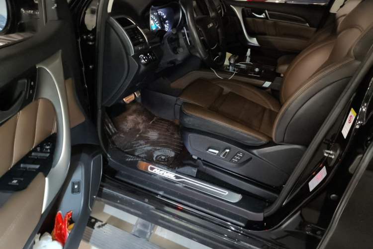 Used Haval H9 2017 2.0T Gasoline 4x4 Premium 5-Seater Driver Seat