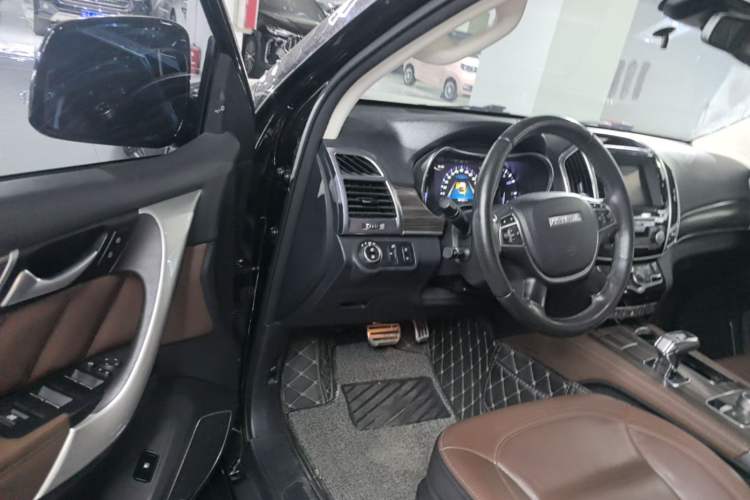 Used Haval H9 2017 2.0T Gasoline 4x4 Luxury 7-Seater Driver Seat
