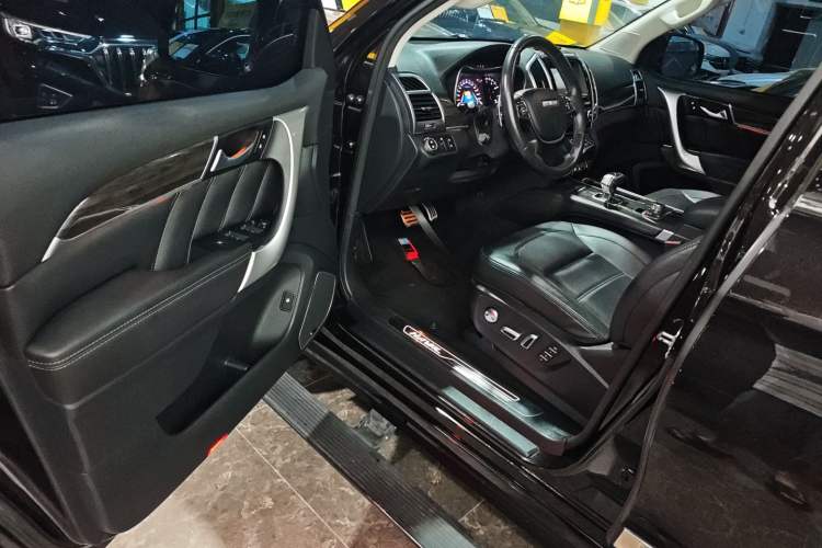 Used Haval H9 2017 2.0T Gasoline 4x4 Luxury 7-Seater Driver Seat