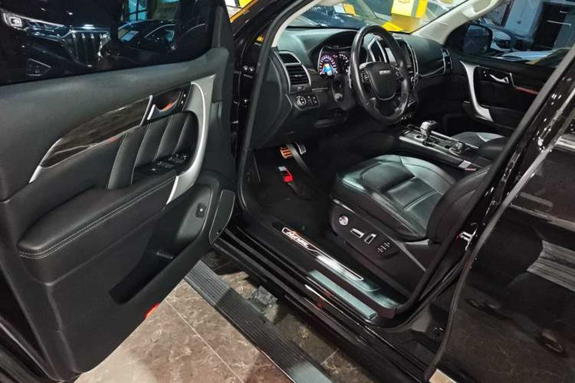 Used Haval H9 2017 2.0T Gasoline 4x4 Luxury 7-Seater Driver Seat
