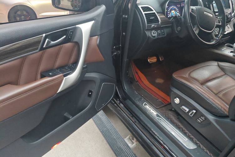 Used Haval H9 2017 2.0T Gasoline 4x4 Luxury 7-Seater Driver Seat