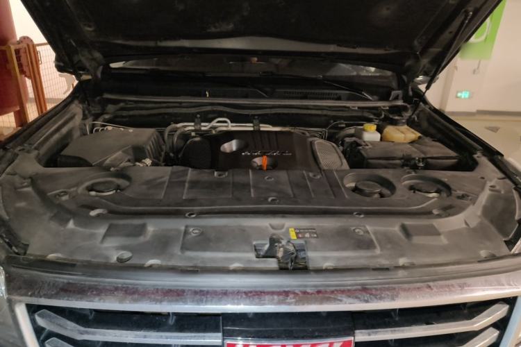Used Haval H9 2017 2.0T Gasoline 4x4 Premium 5-Seater Engine Bay