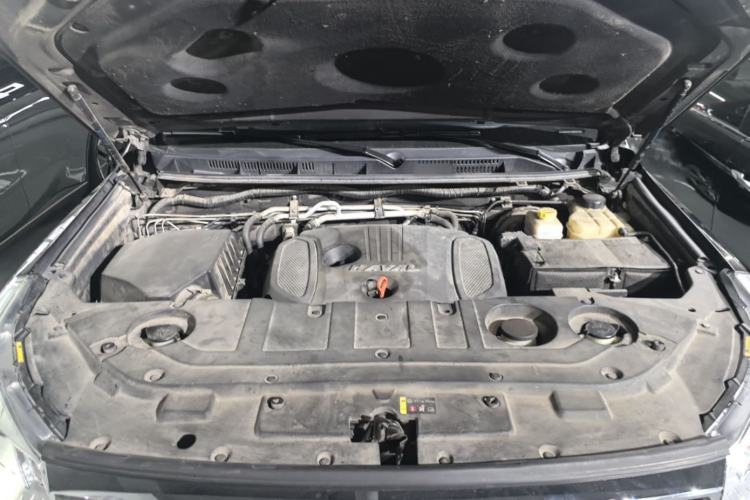 Used Haval H9 2017 2.0T Gasoline 4x4 Luxury 7-Seater Engine Bay