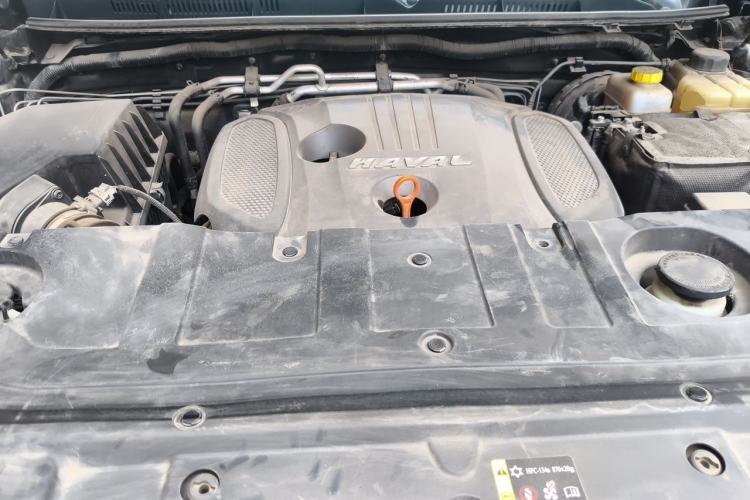 Used Haval H9 2017 2.0T Gasoline 4x4 Luxury 7-Seater Engine Bay