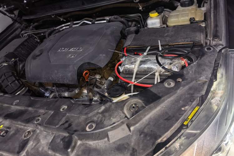 Used Haval H9 2017 2.0T Diesel 4x4 Premium 5-Seater Engine Bay Left