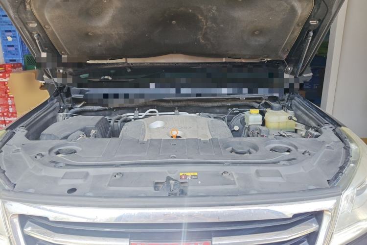 Used Haval H9 2017 2.0T Gasoline 4x4 Luxury 7-Seater Engine Bay