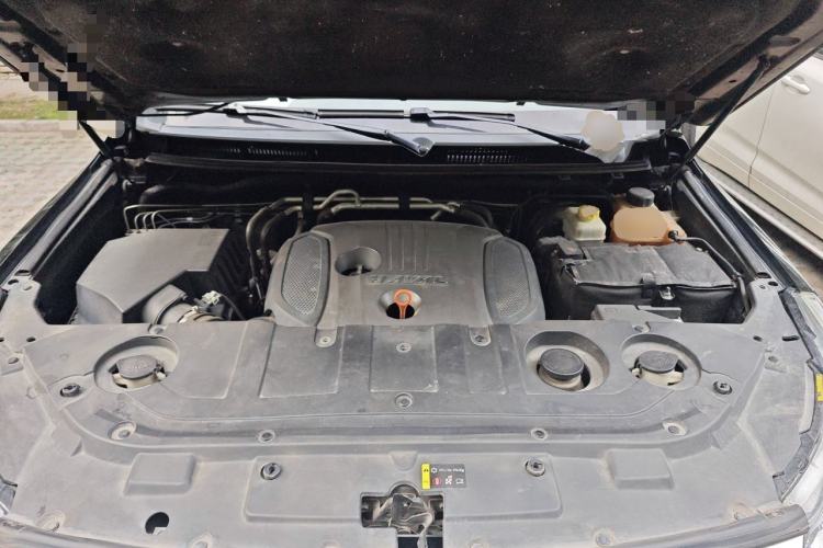 Used Haval H9 2017 2.0T Gasoline 4x4 Prestige Model 7 Seats Engine Bay