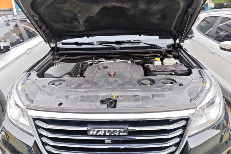 Used Haval H9 2017 2.0T Gasoline 4x4 Premium 5-Seater Engine Bay