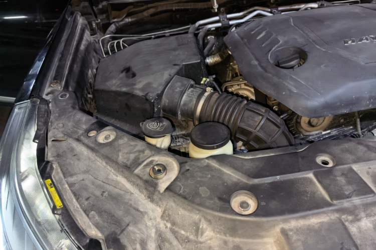 Used Haval H9 2017 2.0T Diesel 4x4 Premium 5-Seater Engine Bay Right