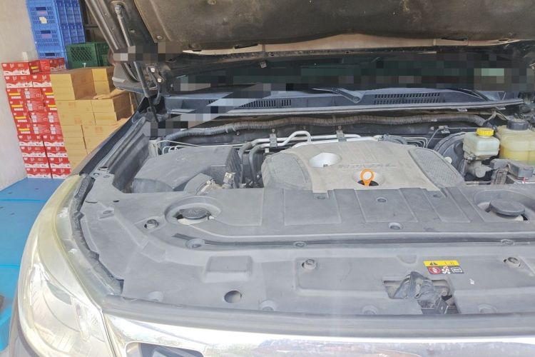 Used Haval H9 2017 2.0T Gasoline 4x4 Luxury 7-Seater Engine Bay Right