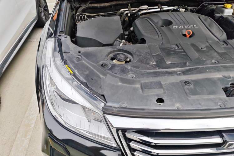 Used Haval H9 2017 2.0T Gasoline 4x4 Premium 5-Seater Engine Bay Right