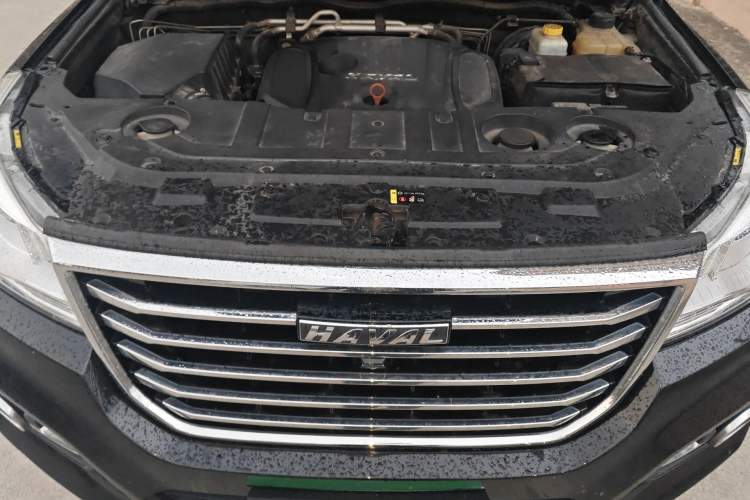 Used Haval H9 2017 2.0T Gasoline 4x4 Luxury 7-Seater Engine Bay