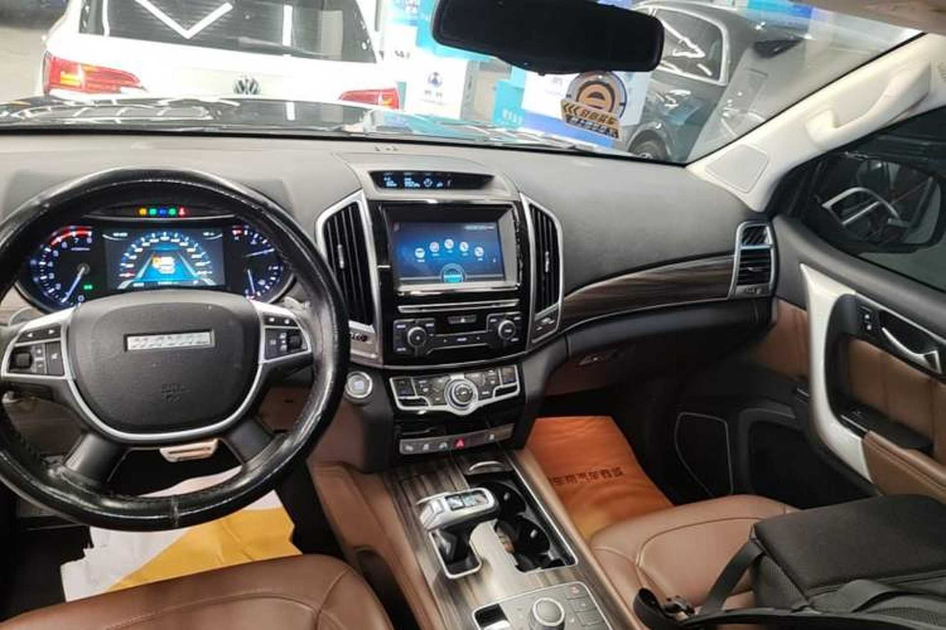 Used Haval H9 2017 2.0T Gasoline 4x4 Comfort Edition 7-Seater Gear Lever